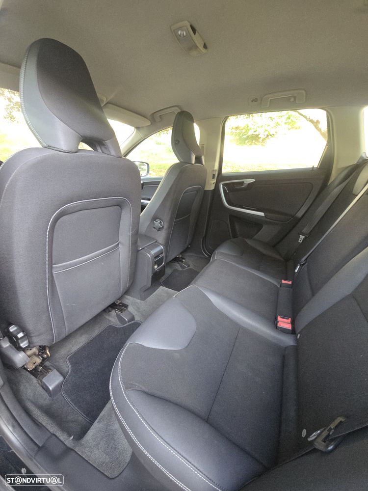 Volvo XC 60 2.0 D3 Drive Momentum Start/Stop - 21