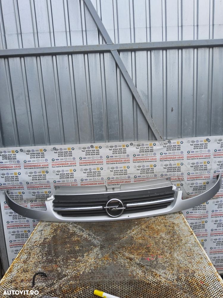 Grila cu emblema Opel Vivaro grila bara fata Opel Vivaro 2001-2013 - 2