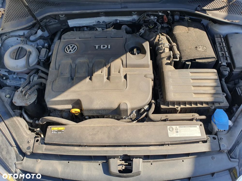 Volkswagen Golf 1.6 TDI BlueMotion Technology Allstar - 14
