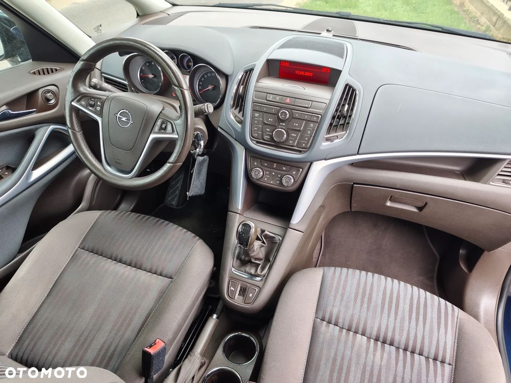 Opel Zafira - 24