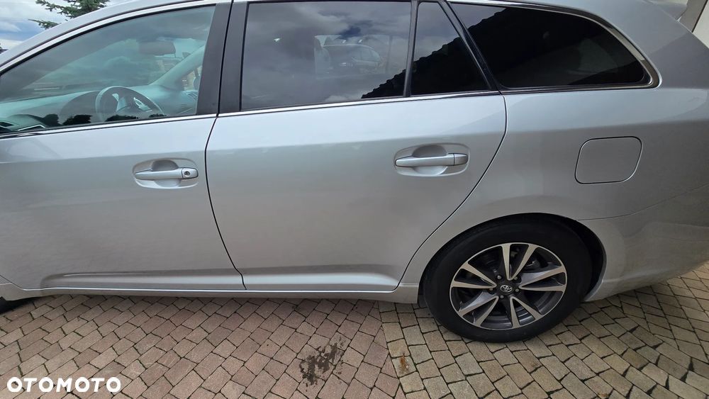 Toyota Avensis - 22