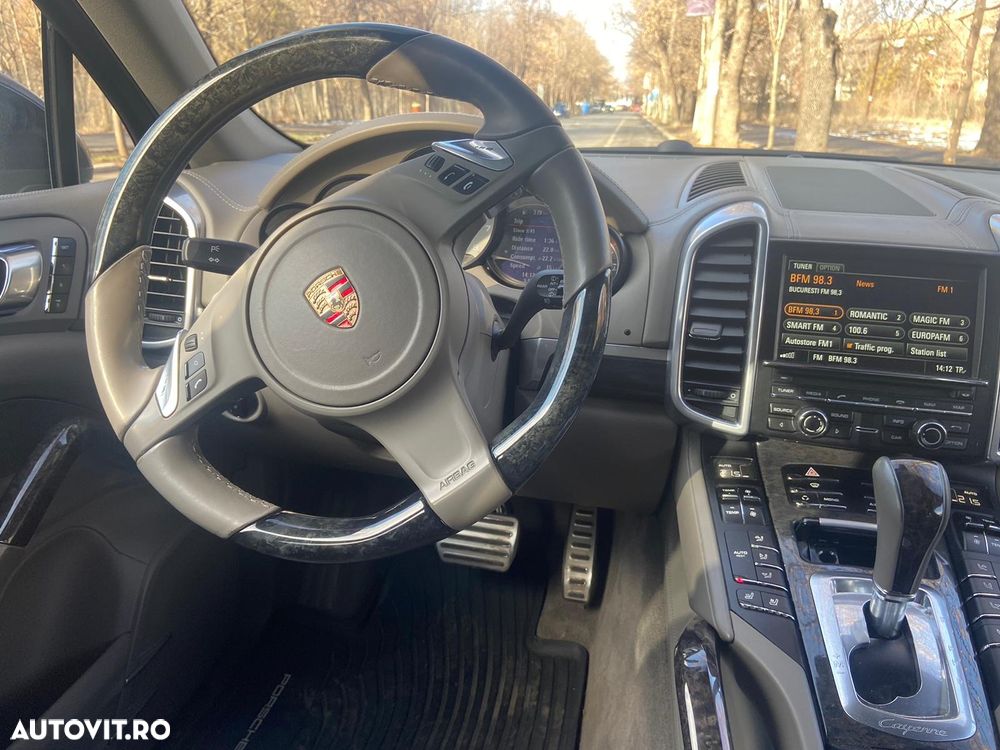 Porsche Cayenne - 14