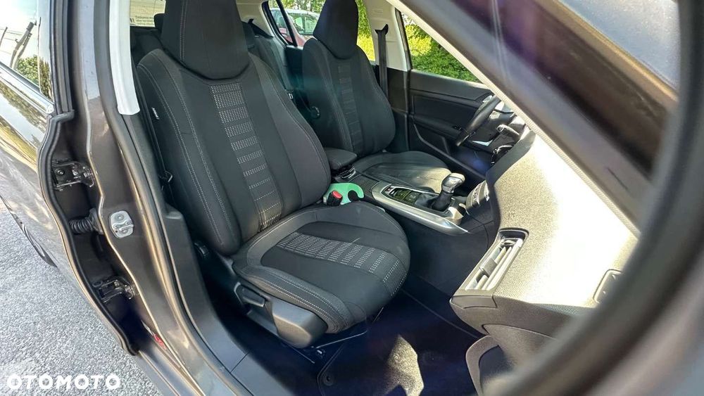 Peugeot 308 1.2 PureTech GPF Allure S&S EAT8 - 34