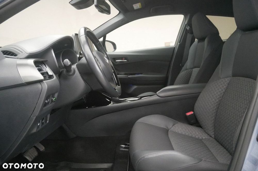 Toyota C-HR - 12