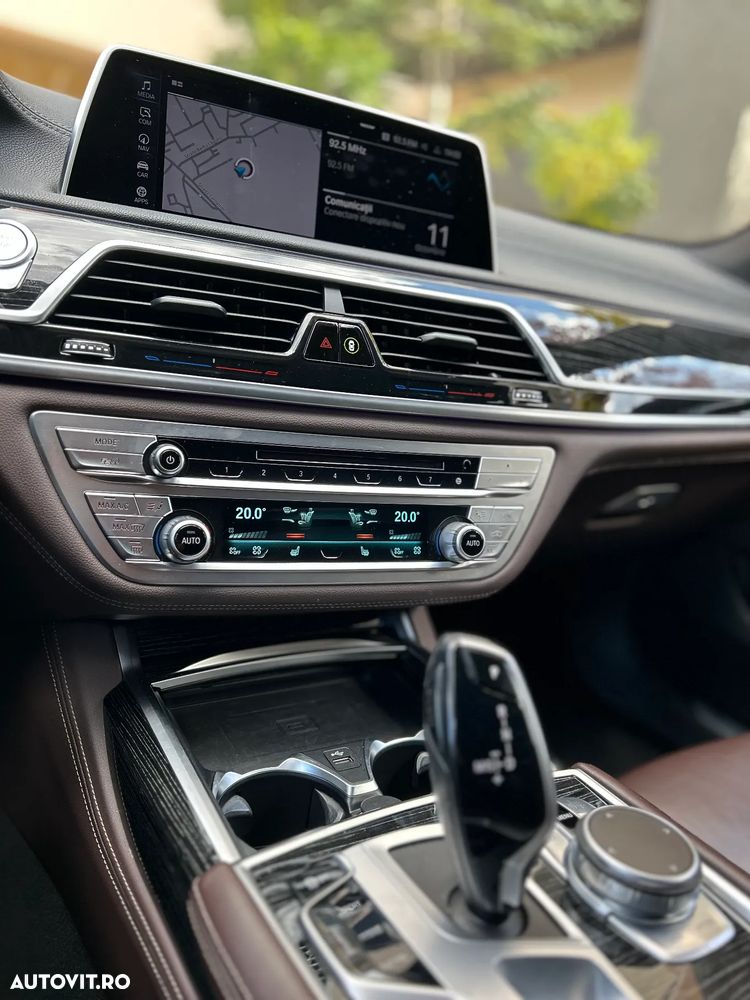 BMW Seria 7 745e - 16