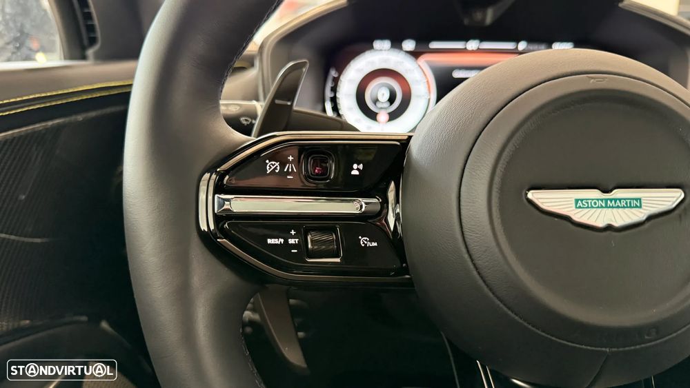 Aston Martin DBX 707 AMR24 - 32