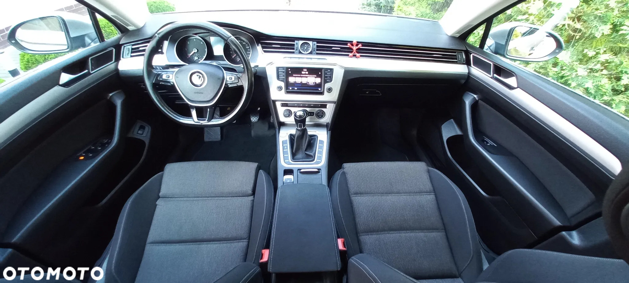 Volkswagen Passat - 12