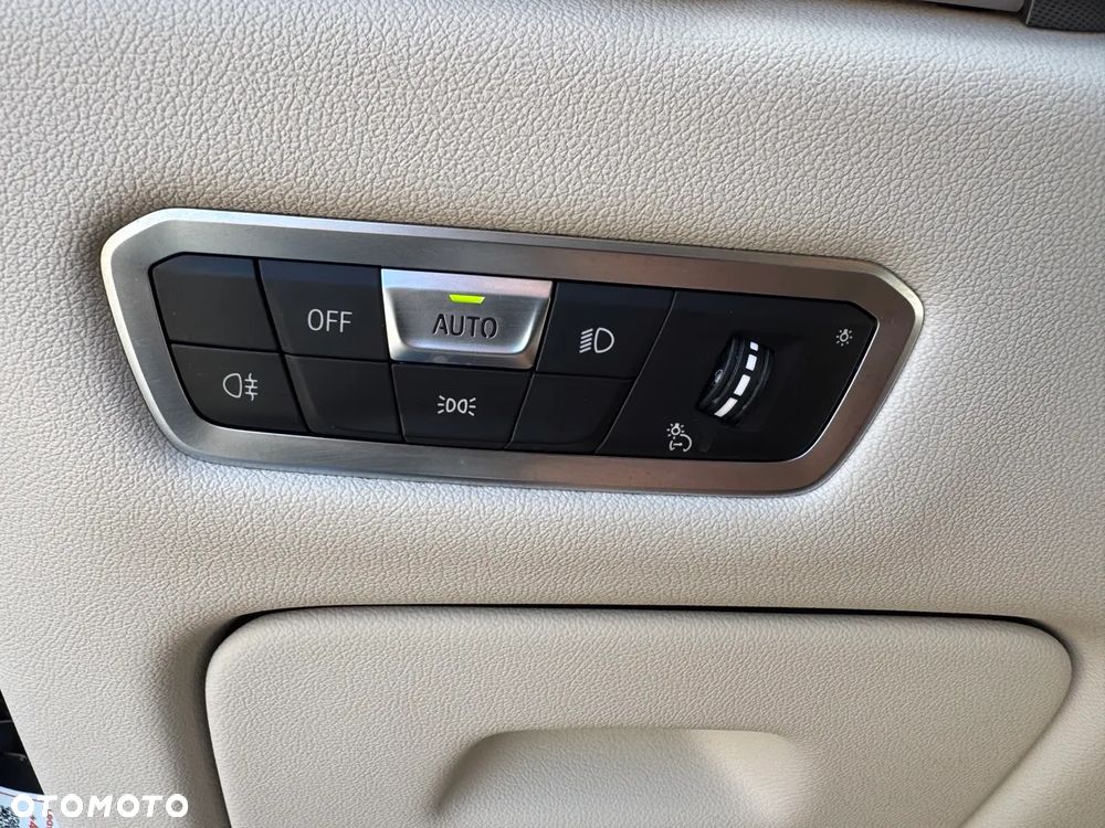 BMW X5 xDrive25d - 34