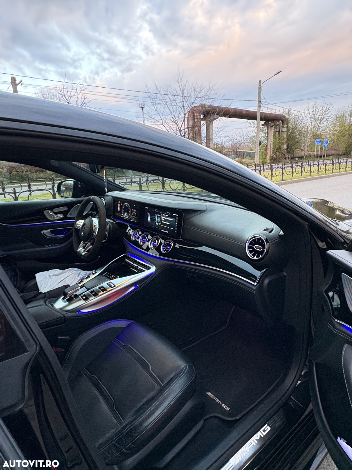 Mercedes-Benz AMG GT-S 63 4MATIC+ - 36