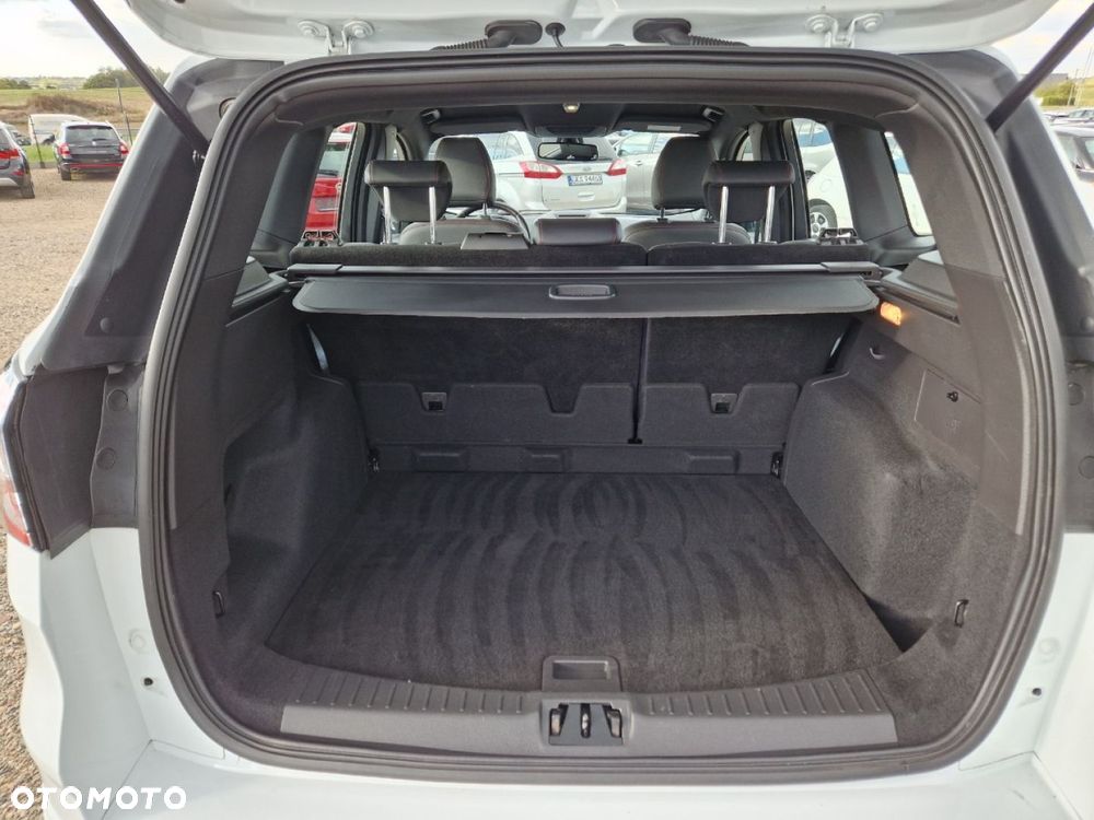 Ford Kuga 1.5 EcoBoost 2x4 ST-Line - 17