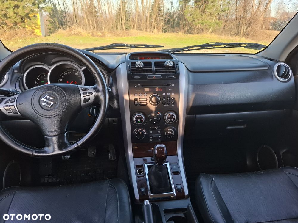 Suzuki Grand Vitara 2.0 De luxe - 11