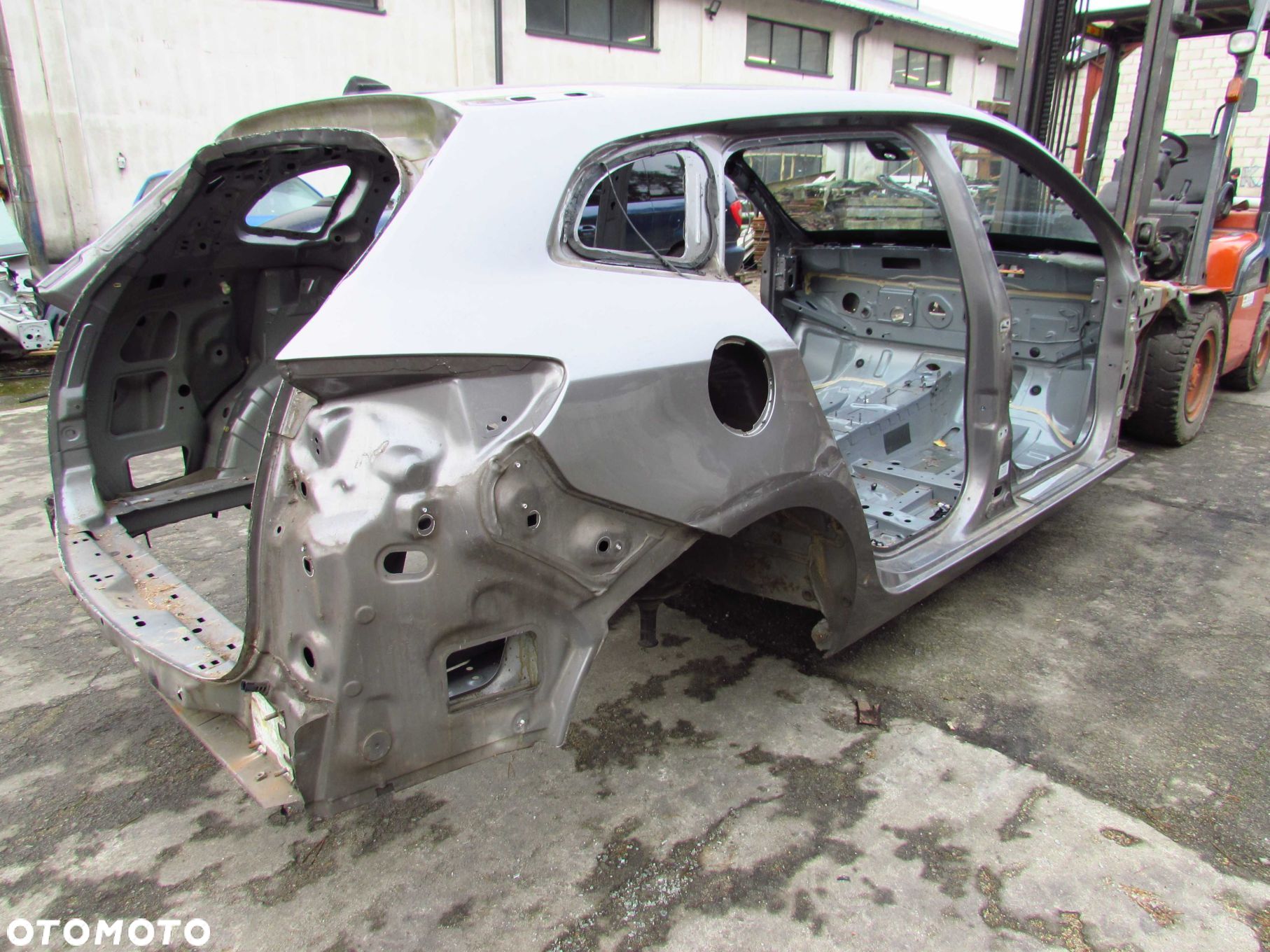 RENAULT MEGANE III KOMBI 08-13 CWIARTKA BLOTNIK TYL PRAWY TEKNG POMORSKIE - 1