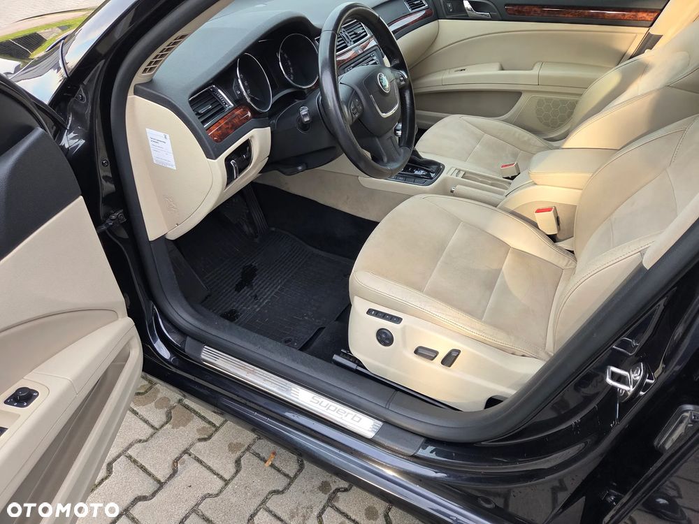 Skoda Superb 2.0 TDI Elegance DSG - 11