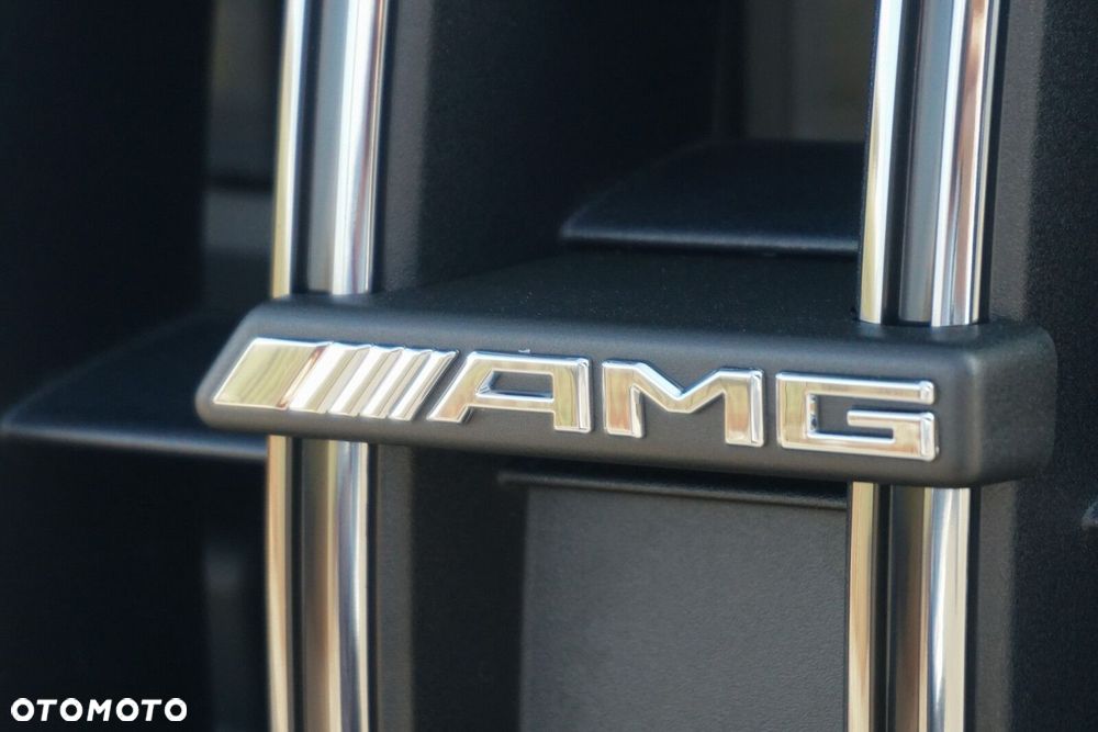 Mercedes-Benz Klasa E - 23