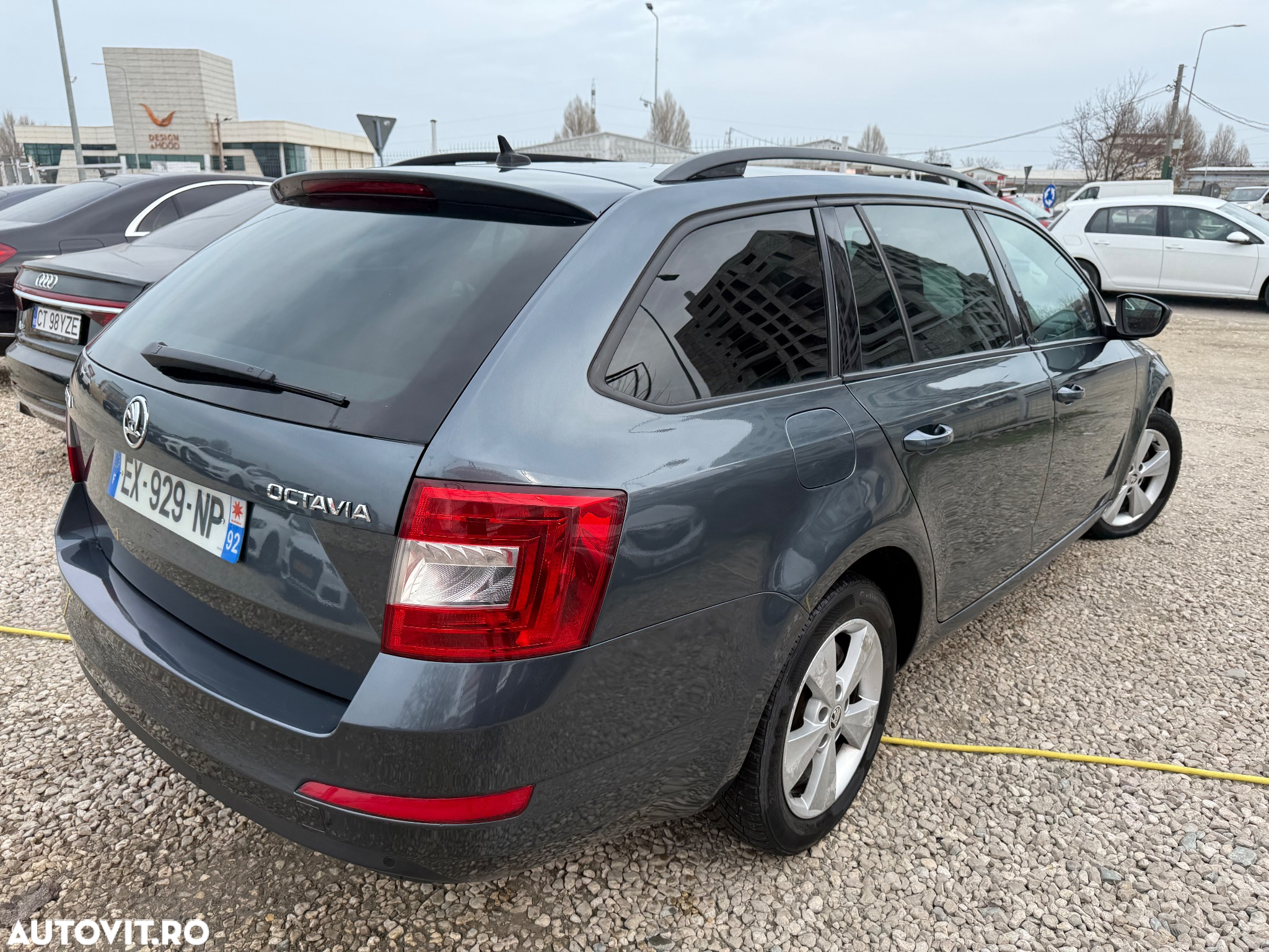 Skoda Octavia Combi Diesel 2.0 TDI DSG Style - 22