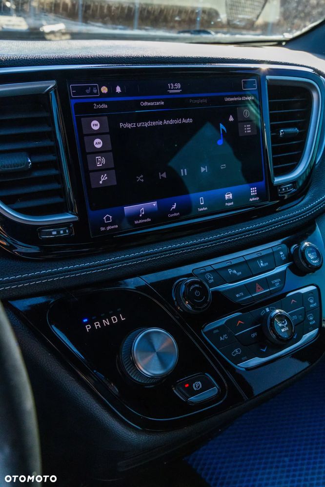 Chrysler Pacifica - 35