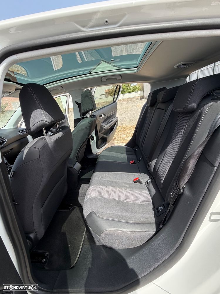 Peugeot 308 PureTech 130 GPF EAT8 Stop & Start Allure Pack - 9