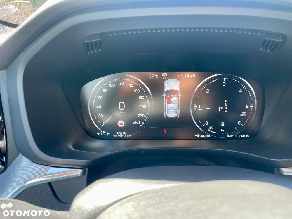 Volvo XC 60 B5 D AWD R-Design - 19