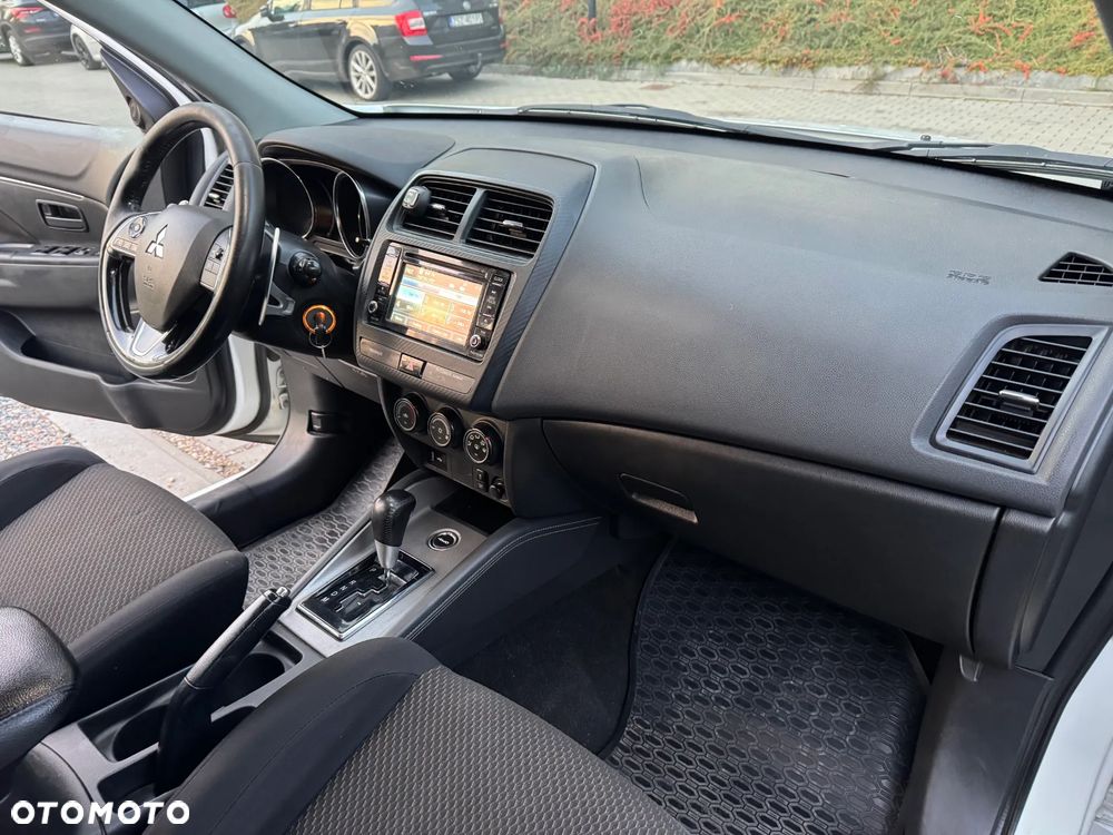 Mitsubishi ASX - 10