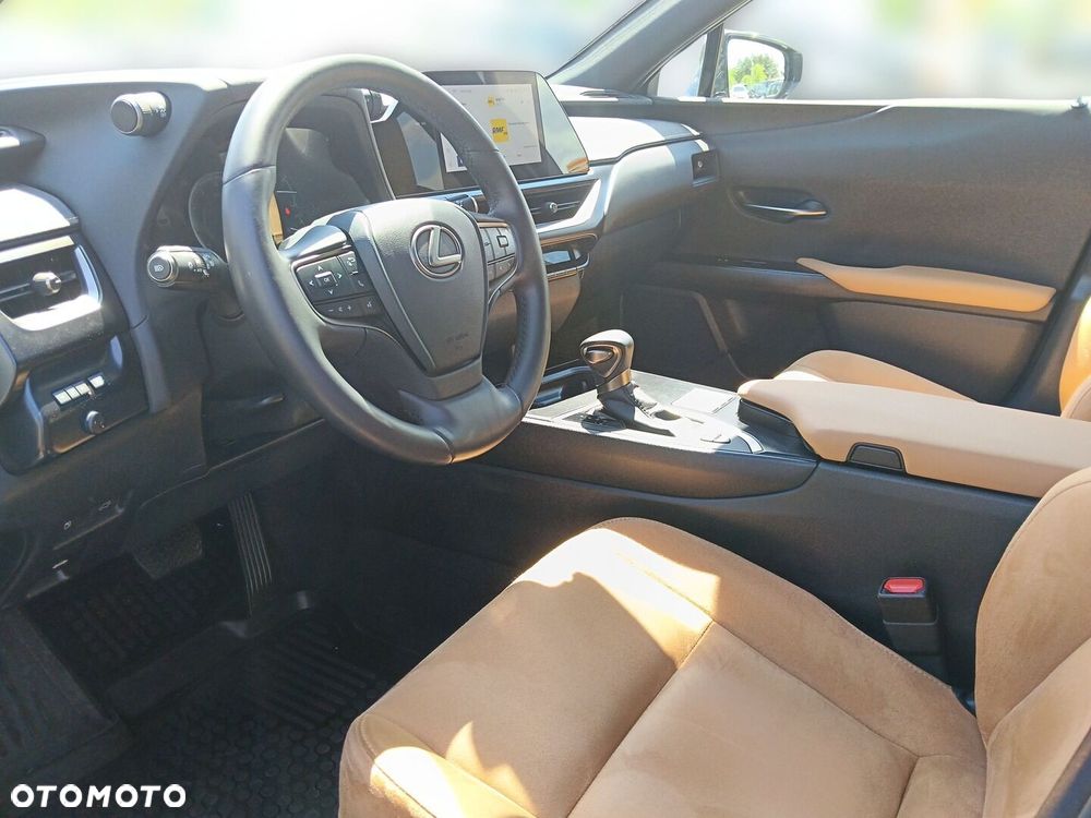 Lexus UX - 11