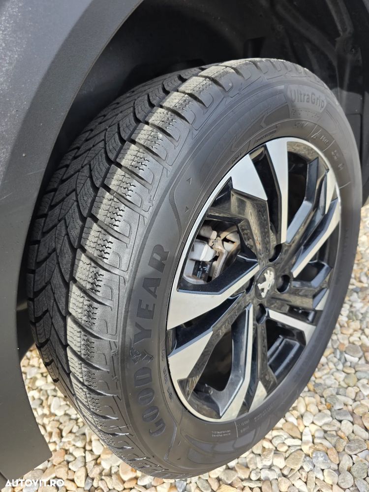 Peugeot 2008 PureTech 130 EAT8 GT - 15