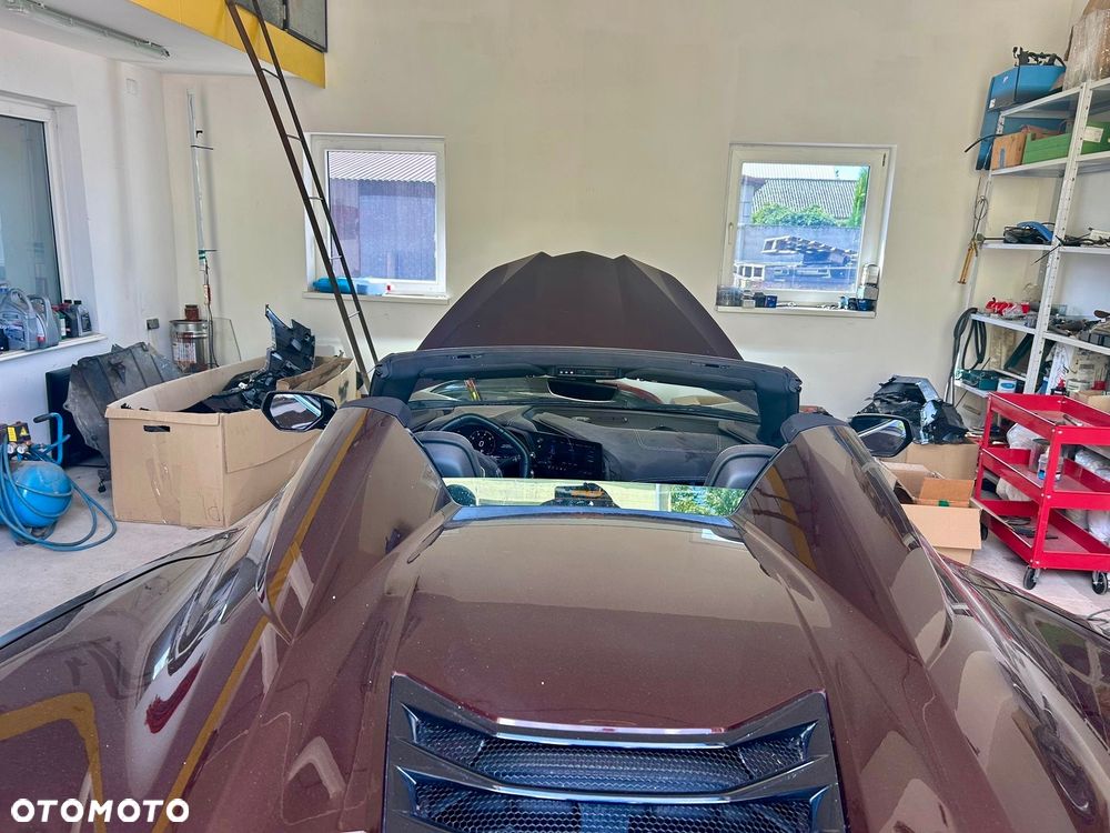 Chevrolet Corvette - 9