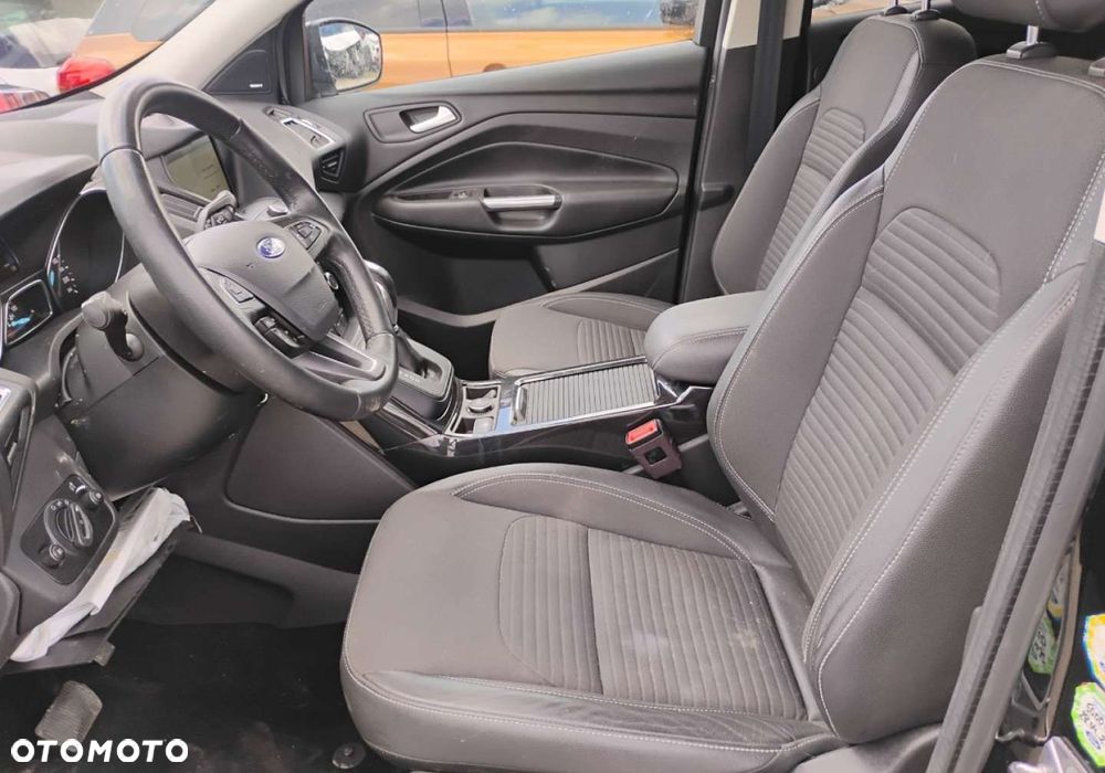Ford Kuga - 8