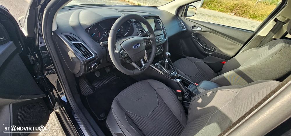 Ford Focus SW 1.5 TDCi Titanium — fotografia 13