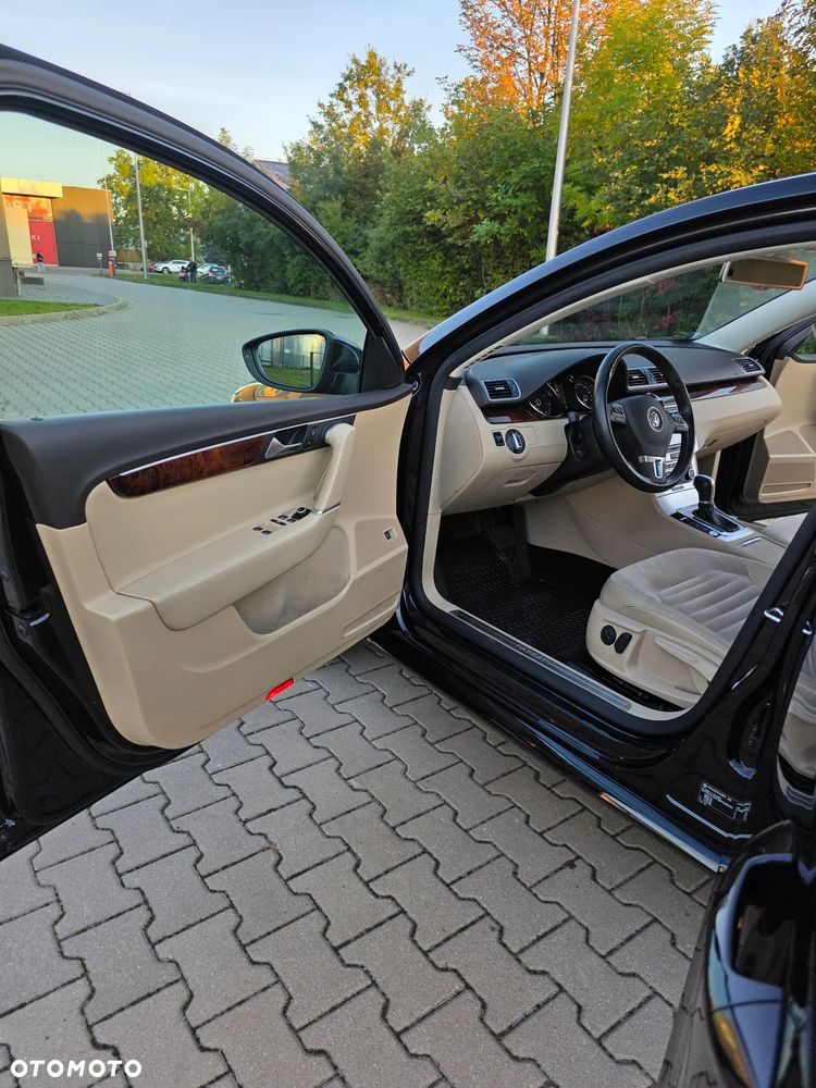 Volkswagen Passat 2.0 TSI Highline DSG - 29
