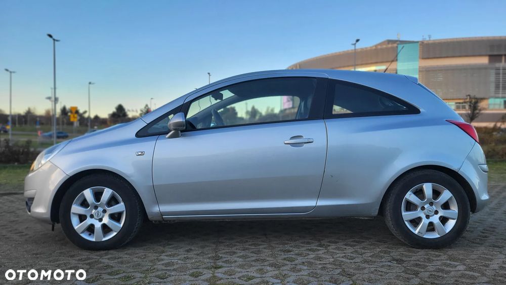 Opel Corsa 1.4 16V Enjoy - 4