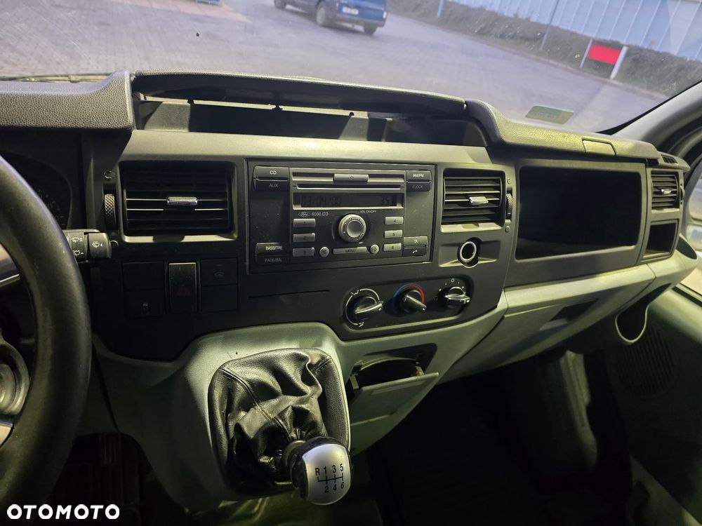 Ford Transit - 12
