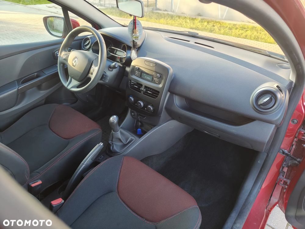 Renault Clio 1.2 16V Life - 9