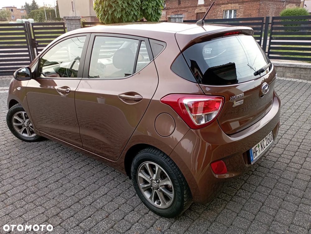 Hyundai i10 1.0 Fifa World Cup Edition - 2