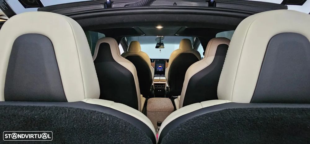 Tesla Model X - 20