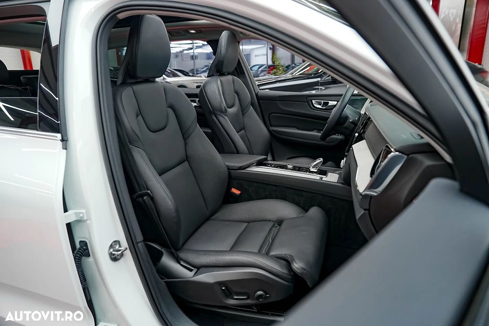 Volvo XC 60 Recharge T6 Twin Engine eAWD Inscription Expression - 10