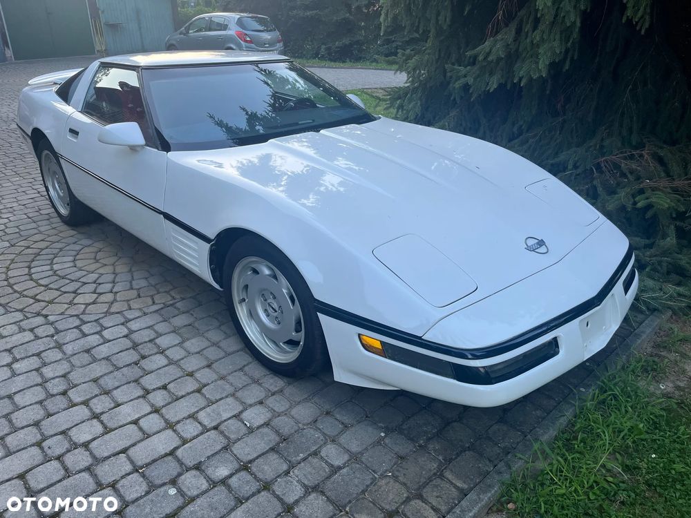 Chevrolet Corvette - 1