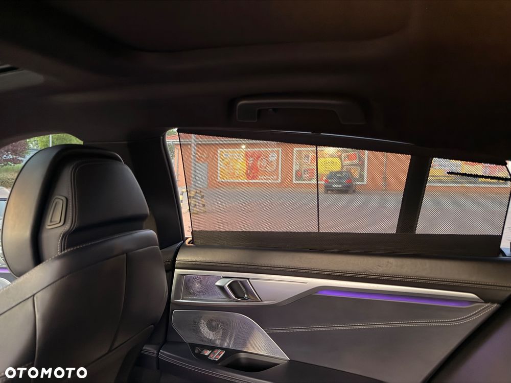 BMW Seria 8 - 25