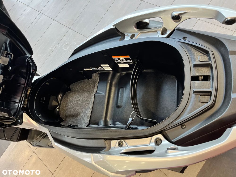 Honda ADV350 - 11