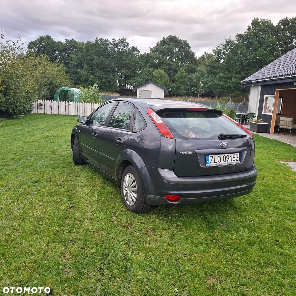 Ford Focus 1.6 Ambiente - 11