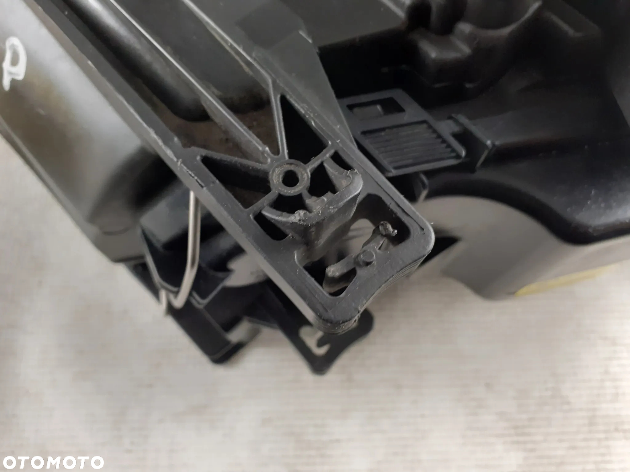 Lampa prawa przód Volvo V70 xenon-skr - 5