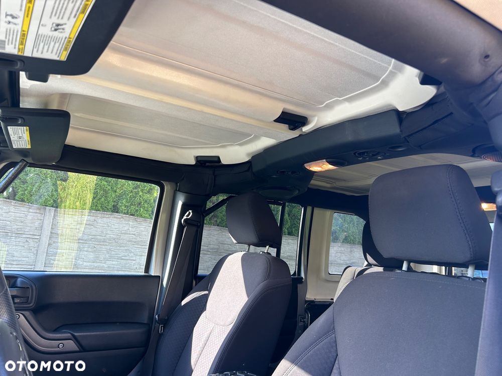 Jeep Wrangler - 16