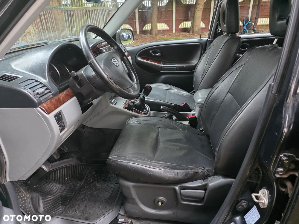 Suzuki Grand Vitara 2.0 Comfort Limited - 9