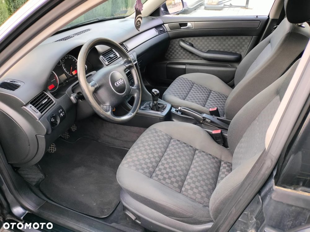 Audi A6 Limousine 2.4 - 3