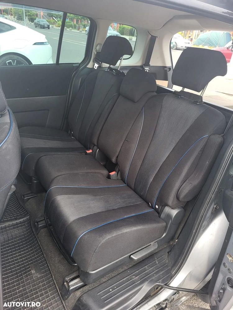 Mazda 5 - 6