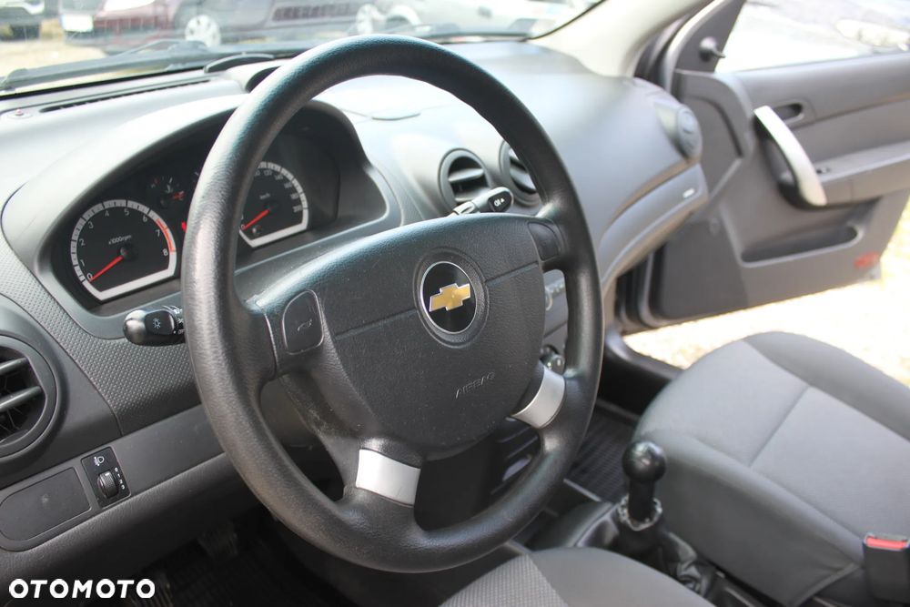 Chevrolet Aveo - 10