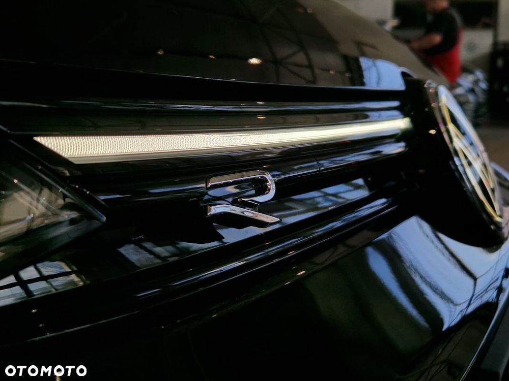 Volkswagen Golf 2.0 TSI 4Motion R DSG - 4
