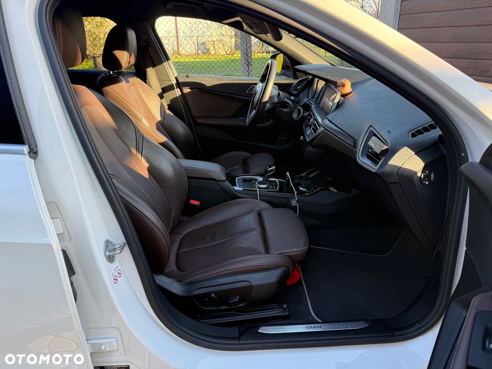 BMW Seria 1 118i Luxury Line - 16