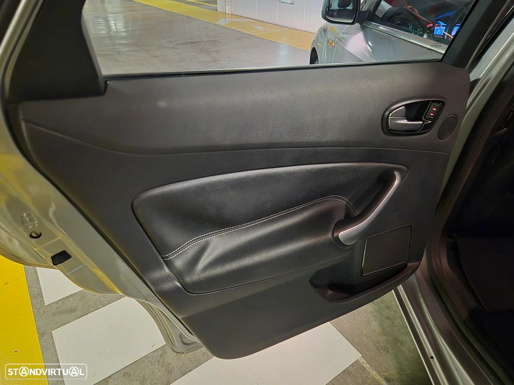 Ford Mondeo SW 2.0 TDCi Titanium - 21