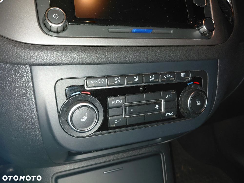 Volkswagen Tiguan 2.0 TDI DPF BlueMotion Technology Sport & Style - 17