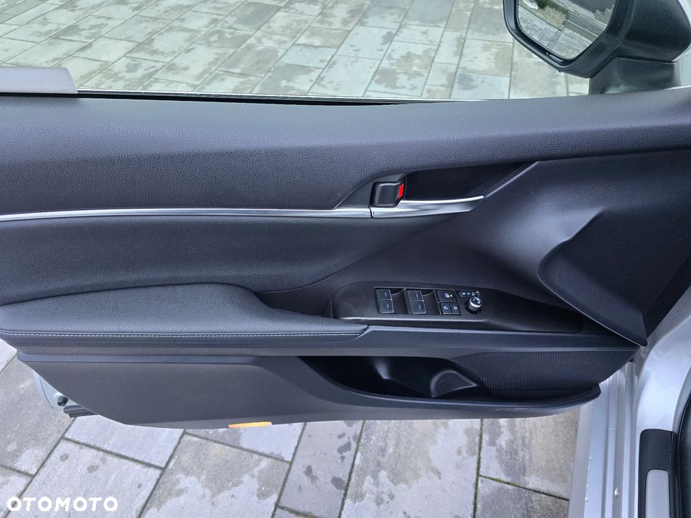 Toyota Camry 2.5 Hybrid Executive CVT - 31